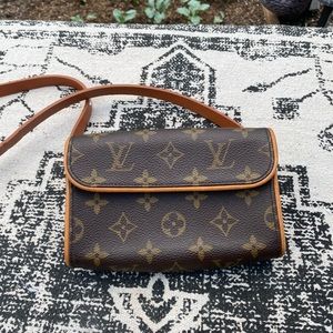 Louis Vuitton Waist Pouch Bag  Pochette Florentine Monogram